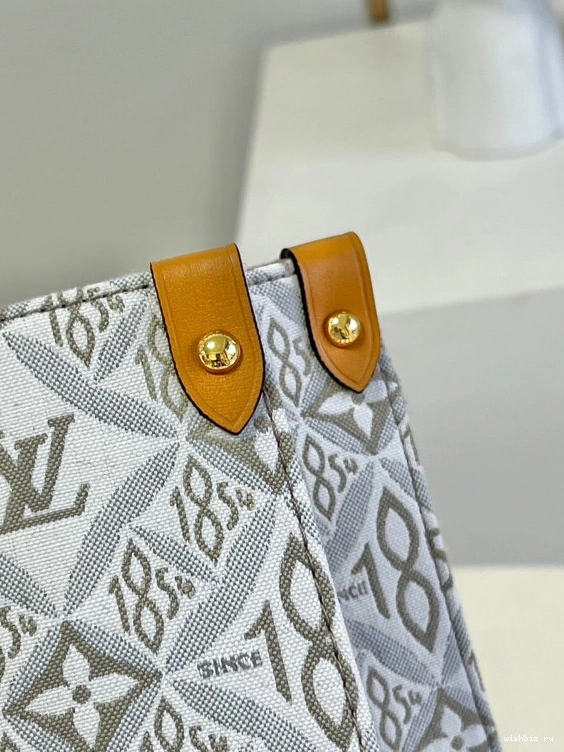 WIS ONTHEGO GM VUITTON LOUIS 0707